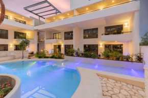 Exclusive 5Apts 10BR in La Veleta with Shared Pool and Free Parking
